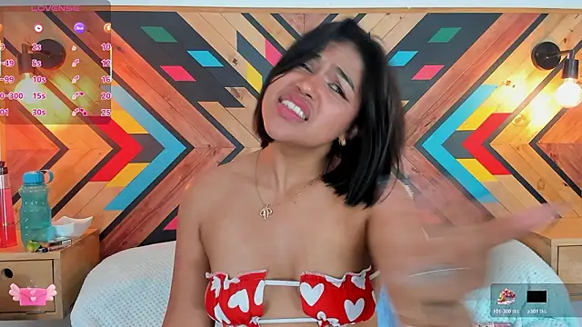 NaiirobiSwan's cam snapshot