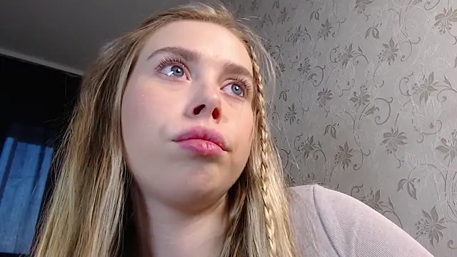 sofiaa_here's cam snapshot