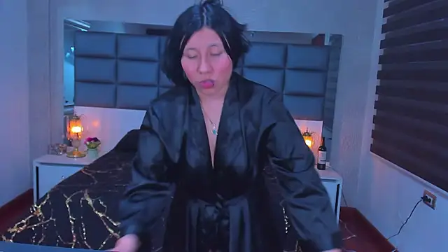 Nohemi_louse's cam snapshot