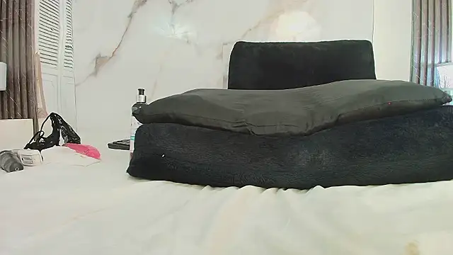 MayaBaker's cam snapshot