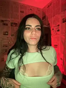 i_am_nina_'s cam snapshot