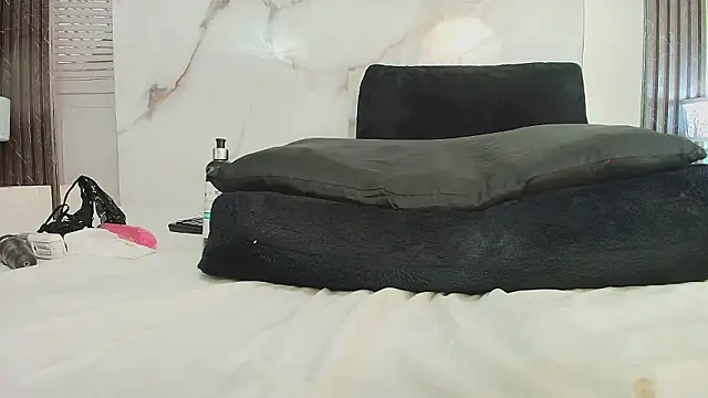 MayaBaker's cam snapshot