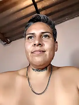 Yessi_rousse's cam snapshot