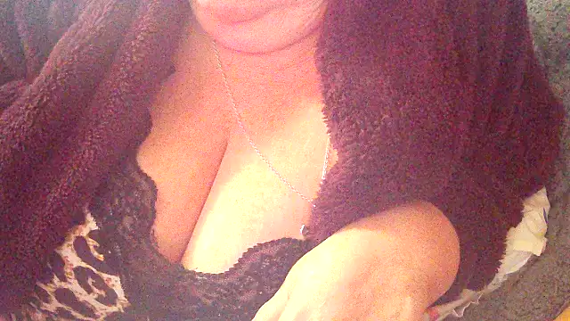 Playful_MILF_Demi's cam snapshot