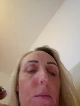 theblondecocklover live sex cam