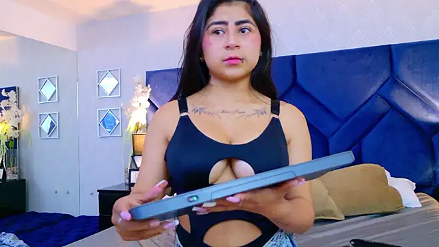 ScarletJons's cam snapshot