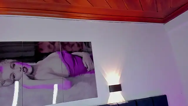 SharonLovee's cam snapshot