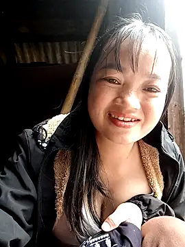 Noelle-e live sex cam