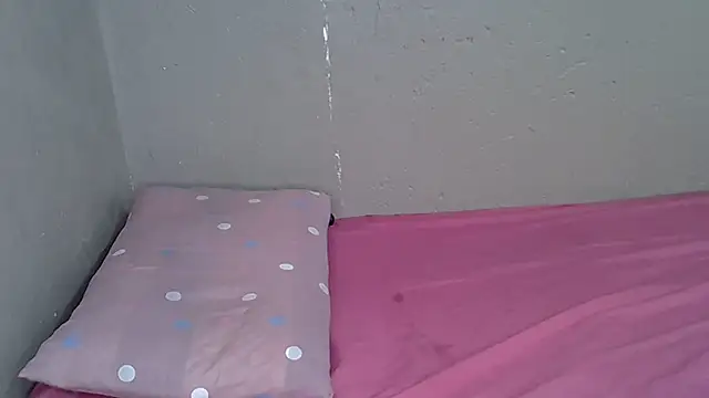 Bellabootie's cam snapshot