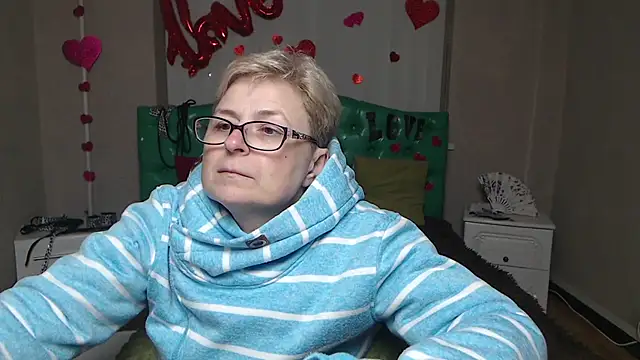 EmiliaGree live sex cam