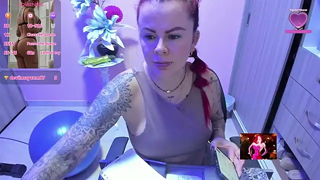 KAROL_MILF's cam snapshot