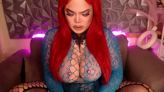 AlwaysHornyMia live sex cam