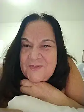 Yaya_Mineira live sex cam