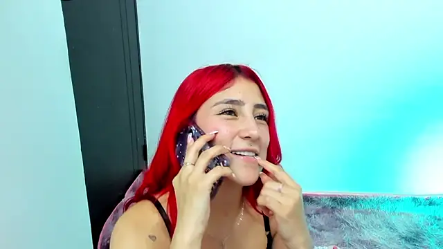 adahraa_younng's cam snapshot