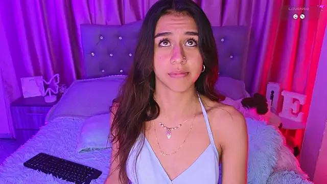 Emiily_Scott1's cam snapshot