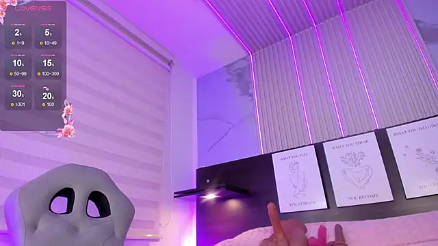 Violet_spencer's cam snapshot