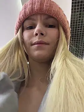 katty_cutey's cam snapshot