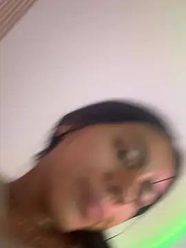 Lilybeeth live sex cam