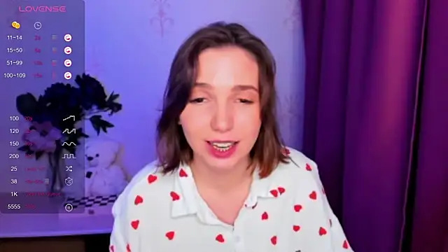 KindHazelHere_'s cam snapshot