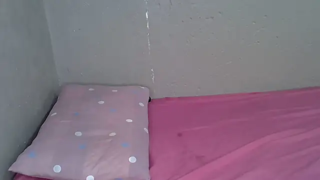 Bellabootie's cam snapshot