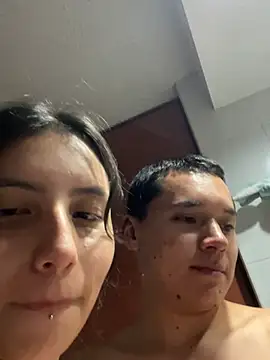 AnnieAndLeandro's cam snapshot