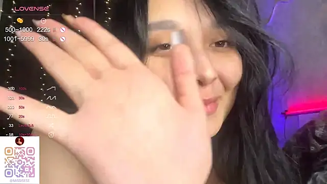 UdeleBarns live sex cam