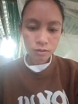 simi-lucy's cam snapshot