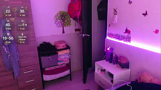 emily_cooper_t's cam snapshot