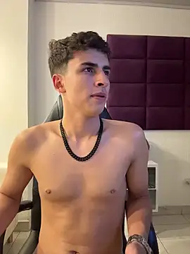 AdrianRinaldi live sex cam