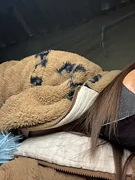 hello-cute's cam snapshot