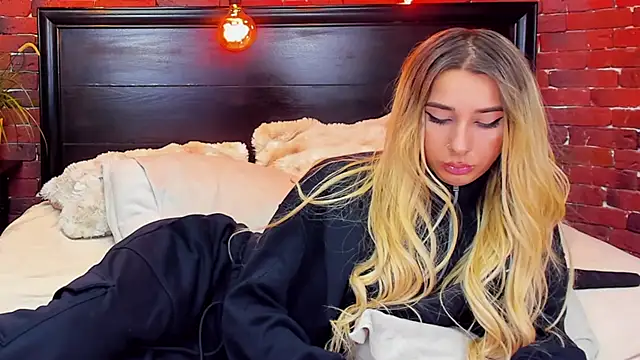 ChristynaRoss live sex cam