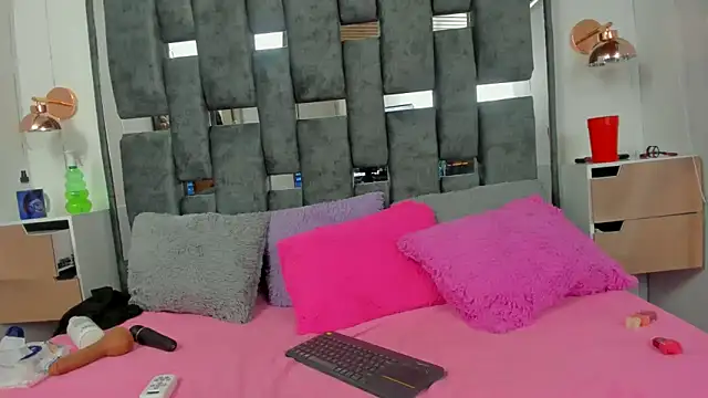 AANGELADIAZZ's cam snapshot