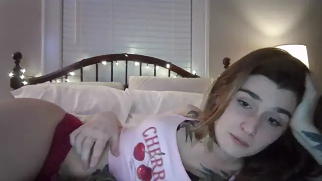 tattedsweets01's cam snapshot