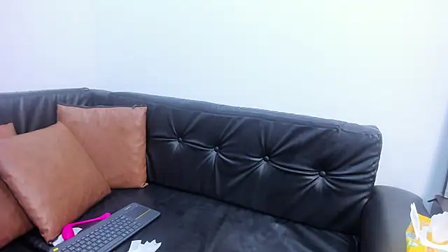 KiaraBlack_01's cam snapshot