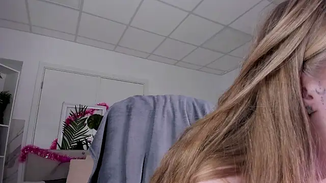 MiaMews's cam snapshot