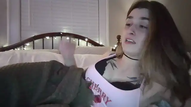 tattedsweets01's cam snapshot