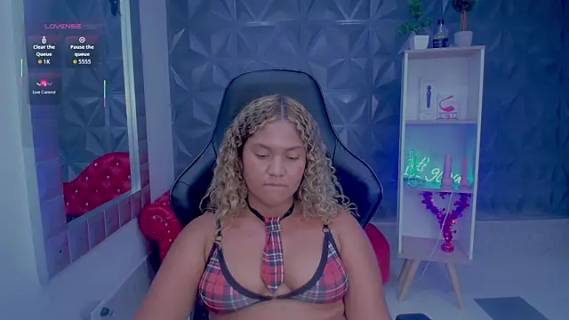 Cristal_War's cam snapshot