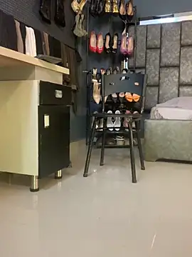 Matureyulyet live sex cam