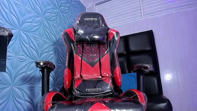 Milk_max_18 live sex cam