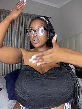 Bustygoddess32 live sex cam