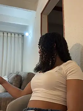 Yasmin777_'s cam snapshot