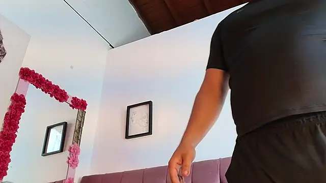 naomi_campbel_'s cam snapshot