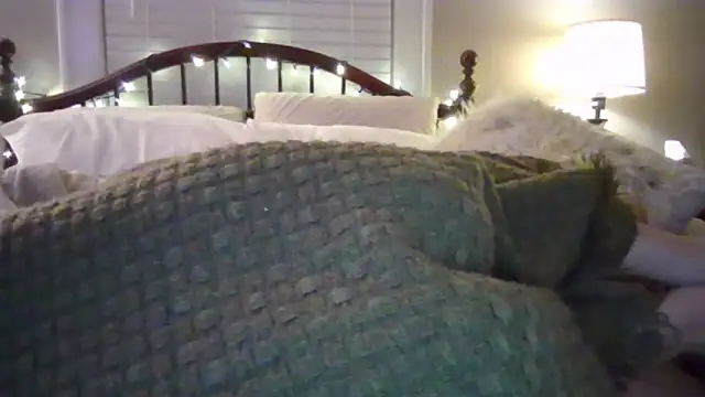 tattedsweets01's cam snapshot