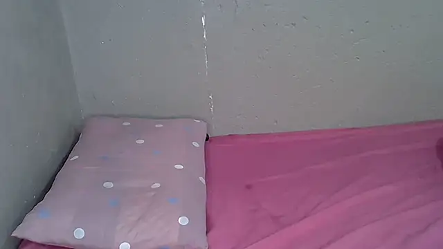 Bellabootie's cam snapshot