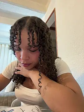 Yasmin777_'s cam snapshot