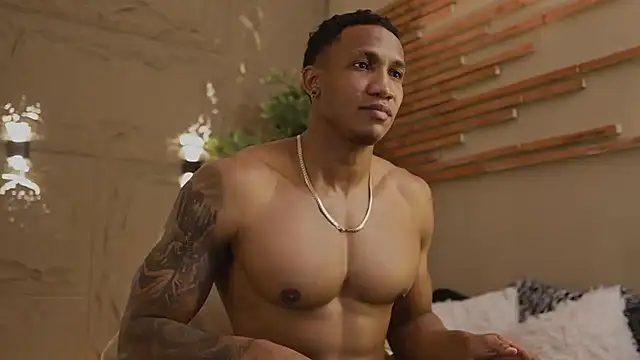 Logan_Varela live sex cam