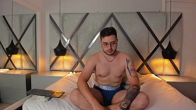 Ethan_Greys's cam snapshot