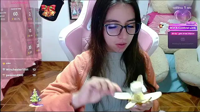 Maggie_Fox3's cam snapshot