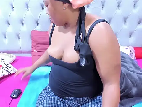 massive_booty25's cam snapshot