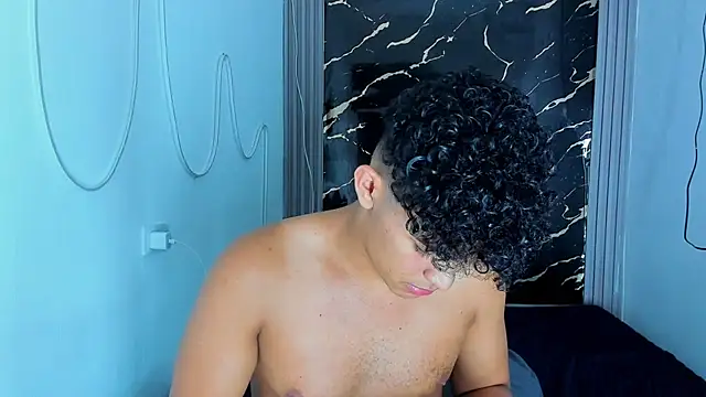 jamescurly00's cam snapshot